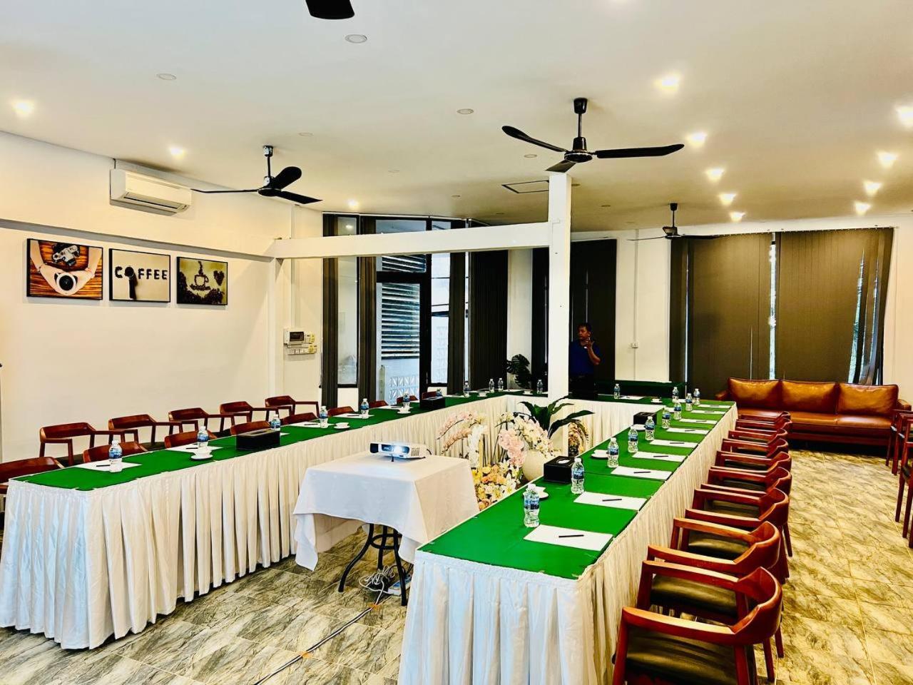 Sea Breeze Resort Sihanoukville Bagian luar foto