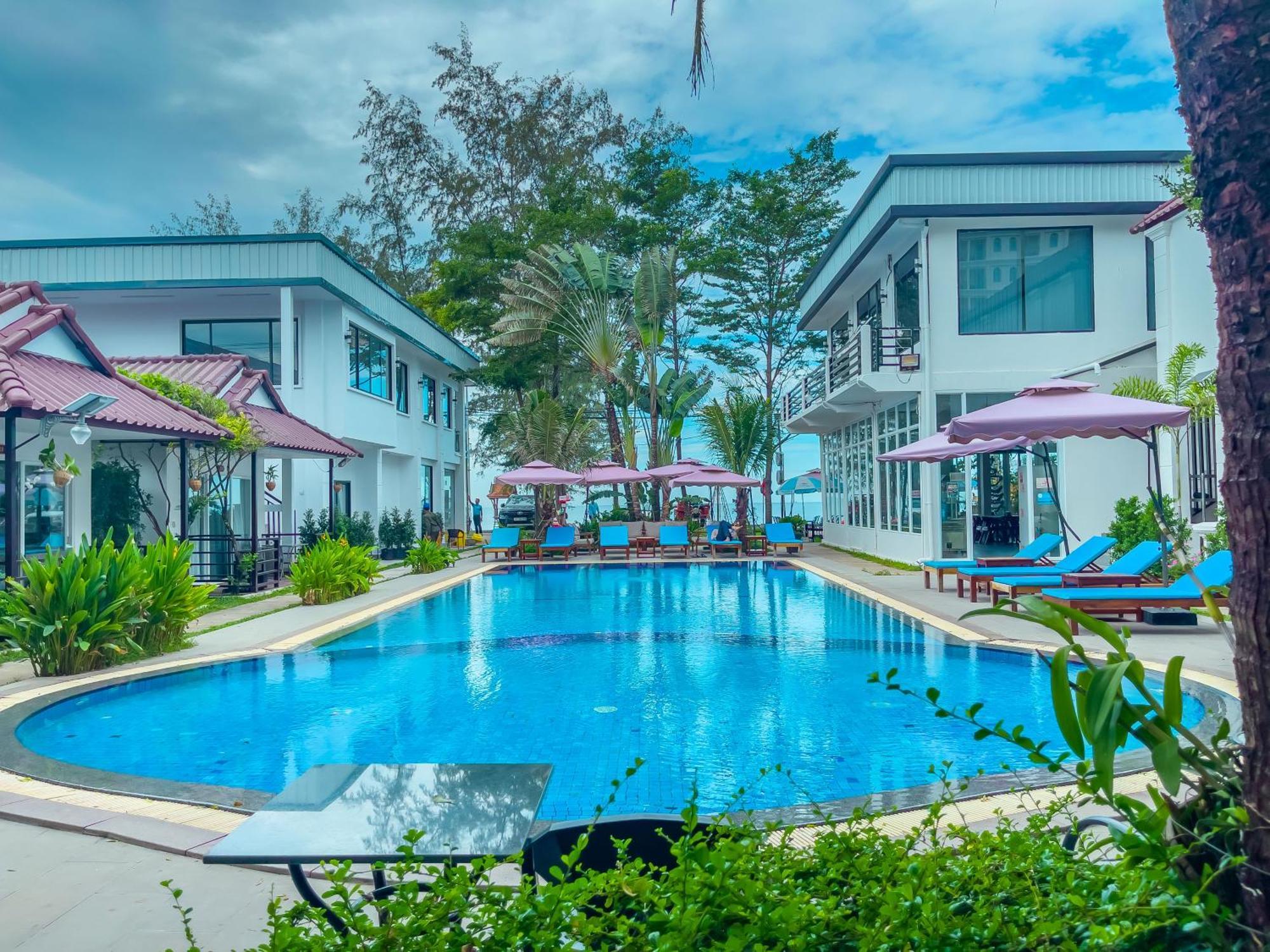 Sea Breeze Resort Sihanoukville Bagian luar foto
